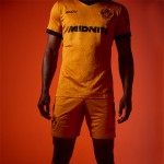 Pantalones cortos locales Wolverhampton Wanderers 2026/27 para hombre - Dorado Pantalones cortos locales Wolverhampton Wanderers 2026/27 para hombre - Dorado