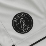 Pantalones Cortos de Visitante Bristol City 2026/27 para Hombre Pantalones Cortos de Visitante Bristol City 2026/27 para Hombre