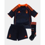 Niño Nottingham Forest 2025/26 Tercer Conjunto